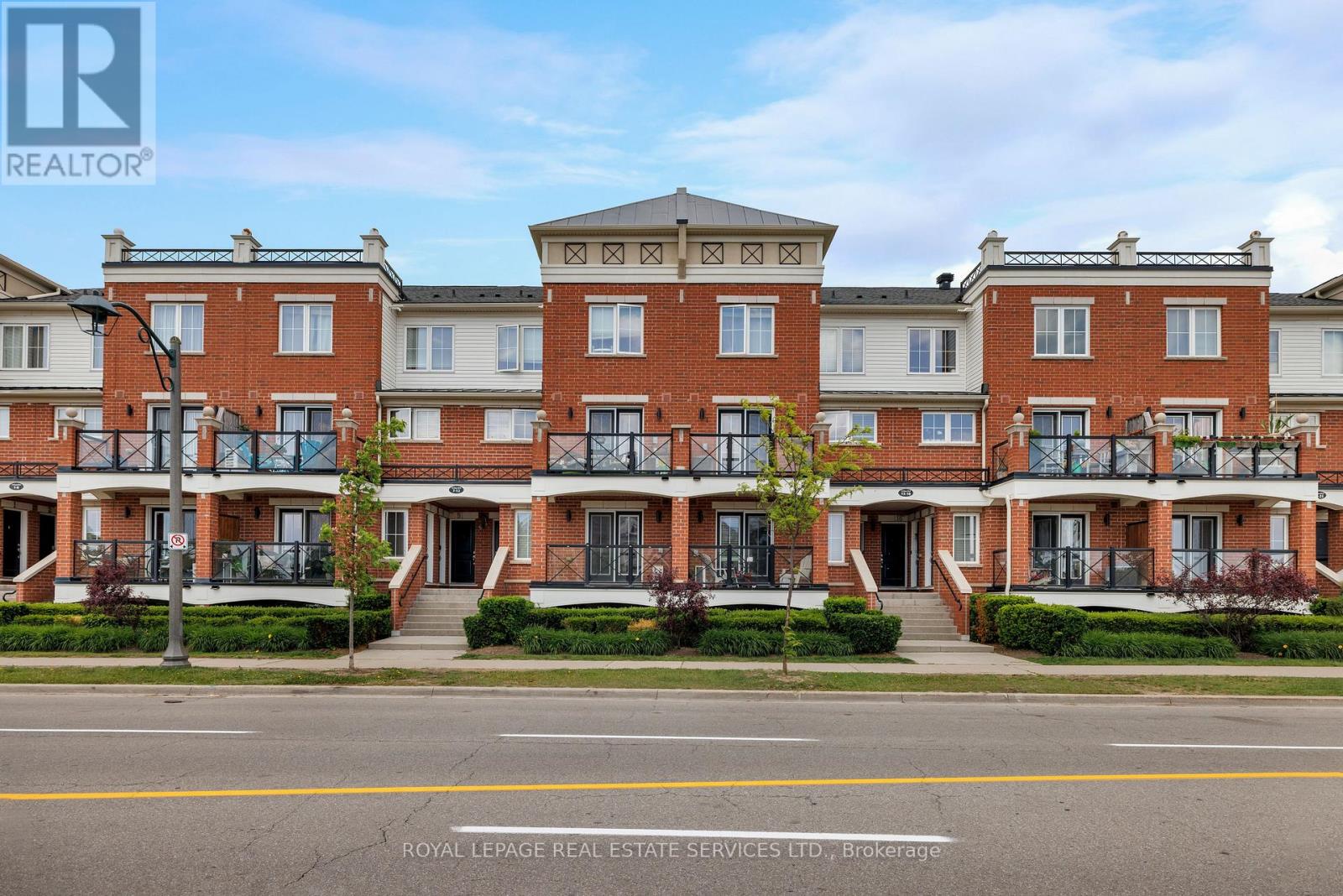Townhouse at 10 - 15 HAYS BOULEVARD, Oakville (RO River Oaks)
