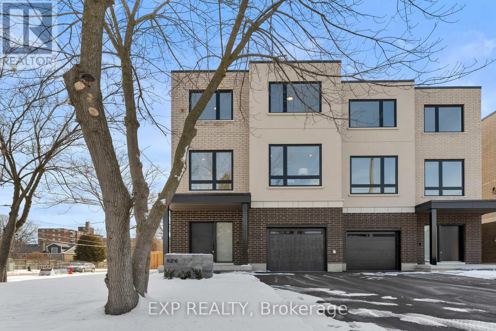 Semi-Detached/Link at 124 DUNBAR ROAD, Mississauga (Cooksville)