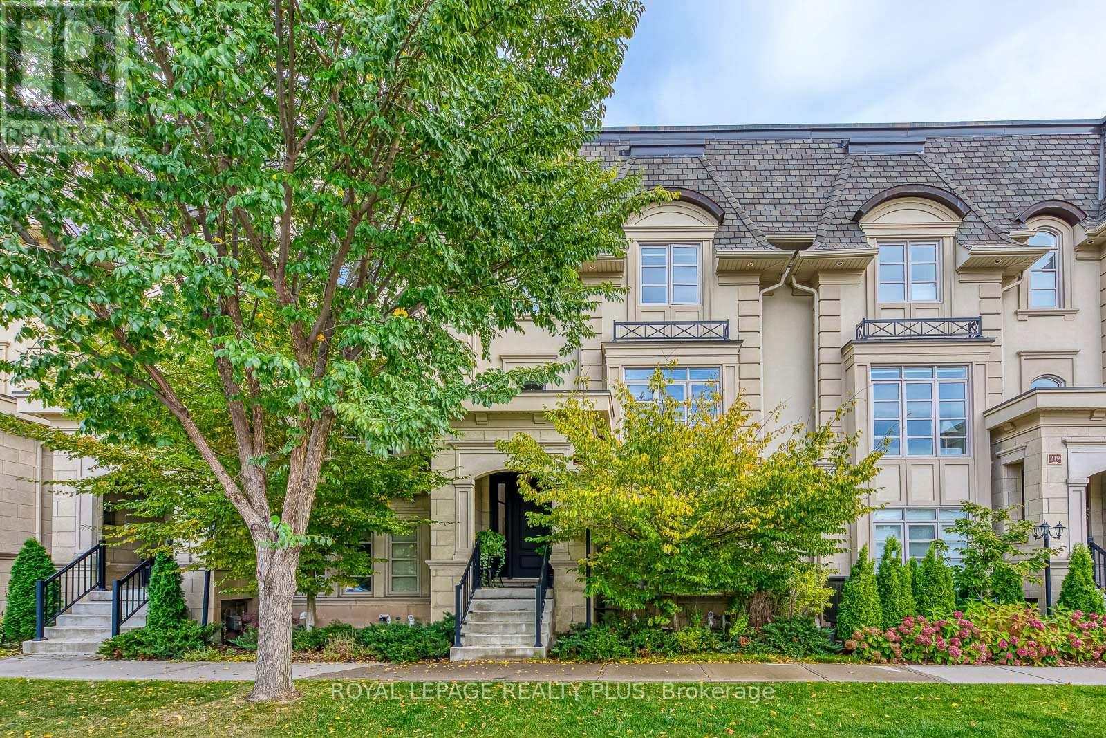 Townhouse at 221 HANOVER STREET, Oakville (WO West)