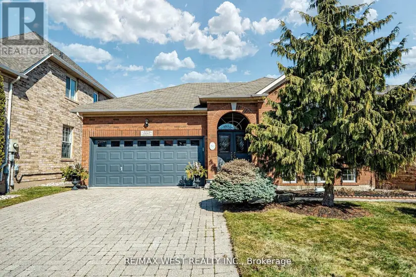 Detached at 2223 LAPSLEY CRESCENT, Oakville