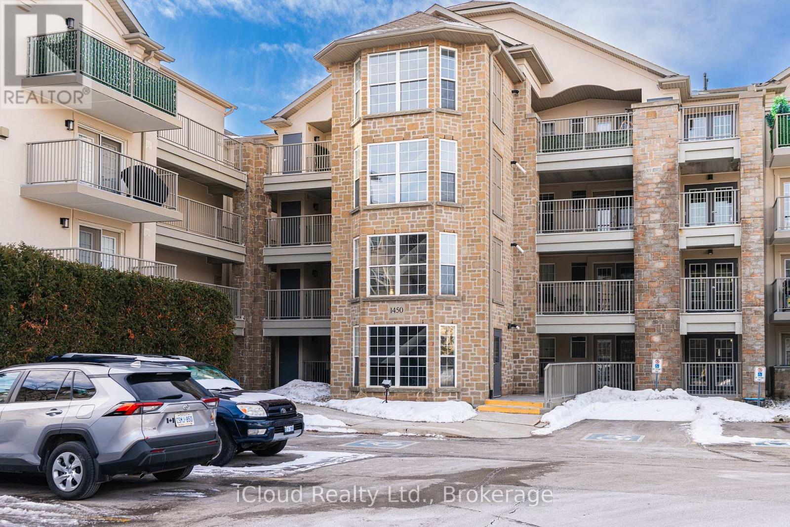 Apartment at 103 - 1450 BISHOPS GATE, Oakville (GA Glen Abbey)