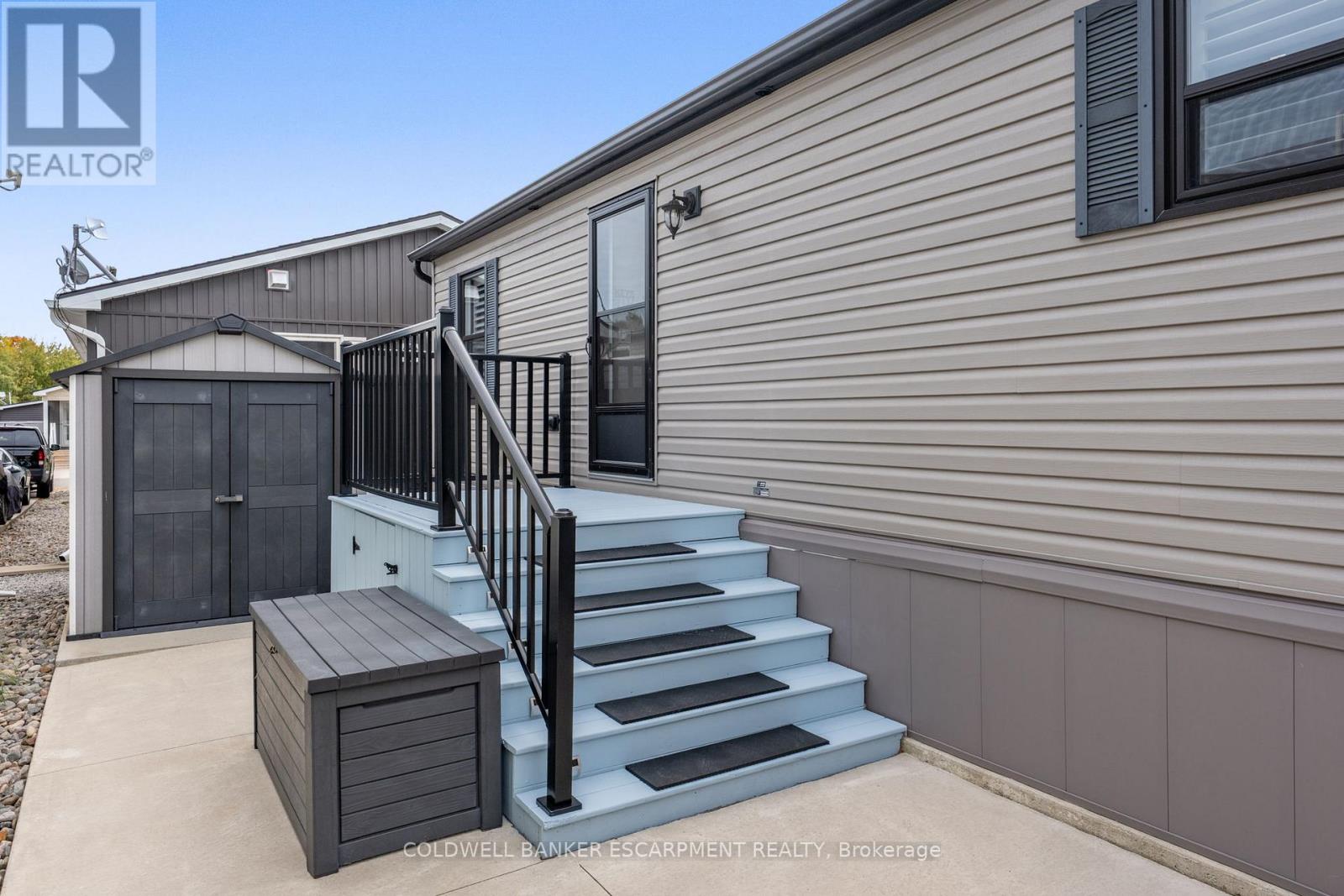Detached at 8 HILL - 4449 MILBUROUGH LINE, Burlington