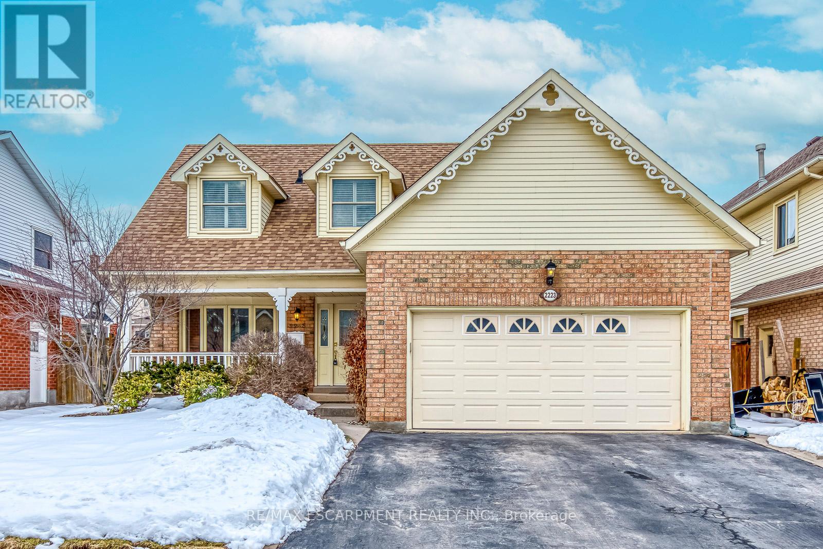 Detached at 2223 VISTA DRIVE, Burlington (Headon)