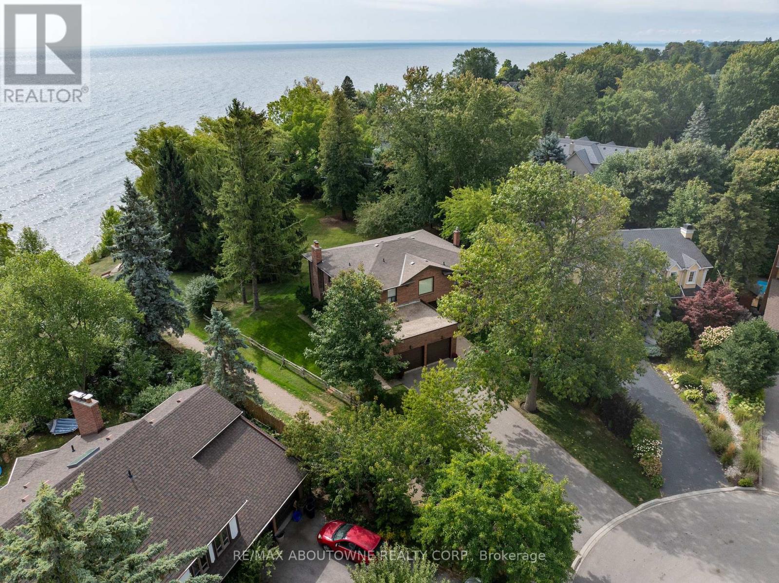 Detached at 20 ARKENDO DRIVE, Oakville (FD Ford)