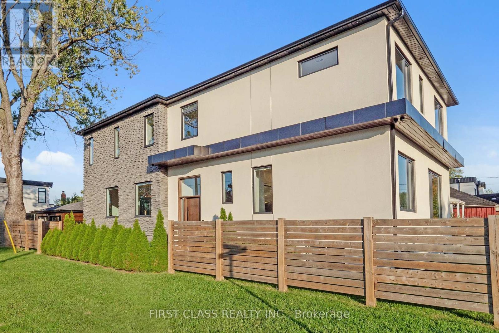 Detached at 1047 MEREDITH AVENUE, Mississauga (Lakeview)