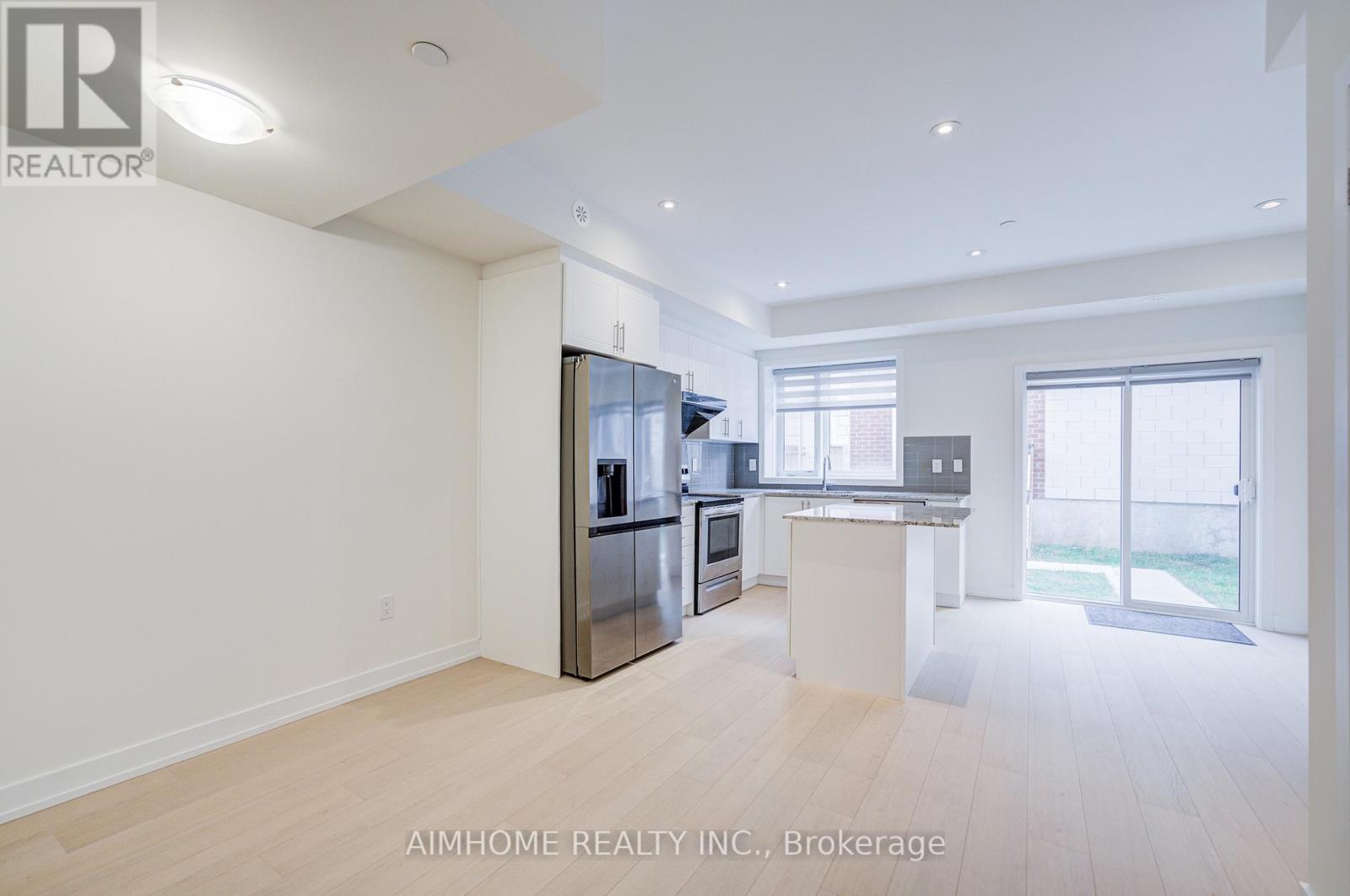 Townhouse at 135 FREDERICK TISDALE DRIVE, Toronto (Downsview-Roding-CFB)