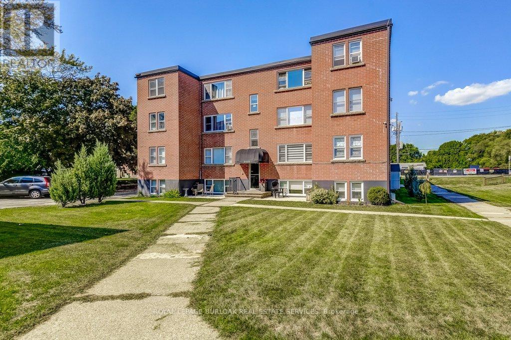 Apartment at 1 - 2418 NEW STREET, Burlington (Brant)
