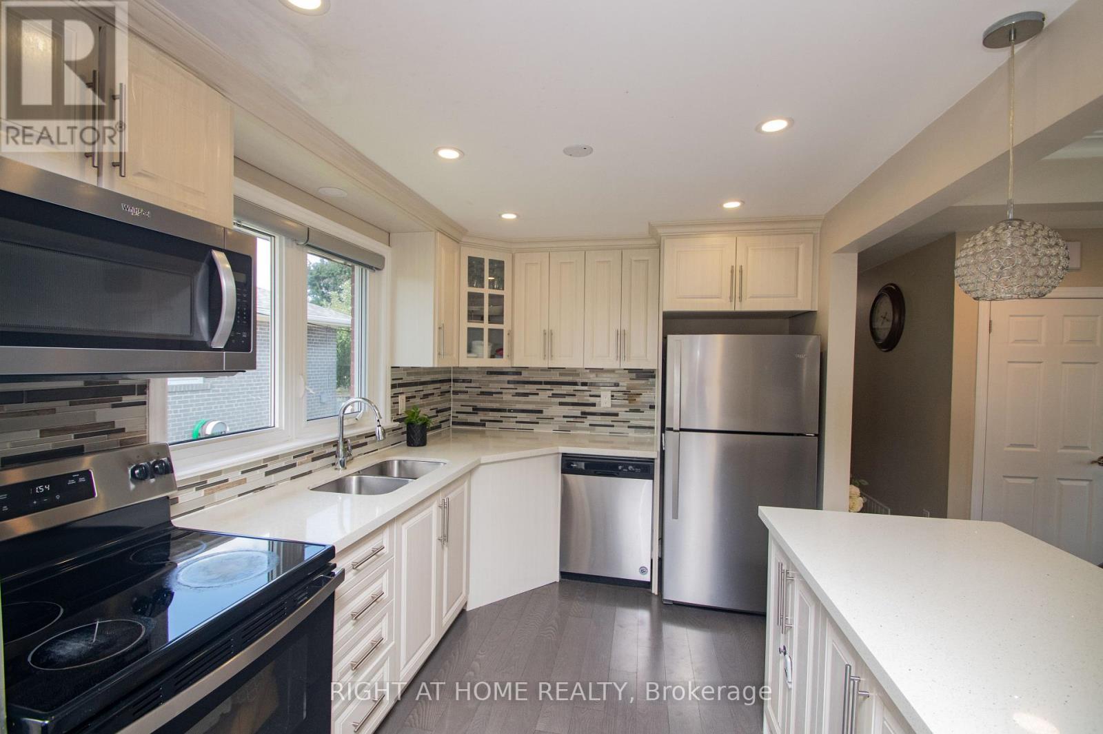 Detached at 65 BRIDGENORTH CRESCENT, Toronto (Thistletown-Beaumonde Heights)