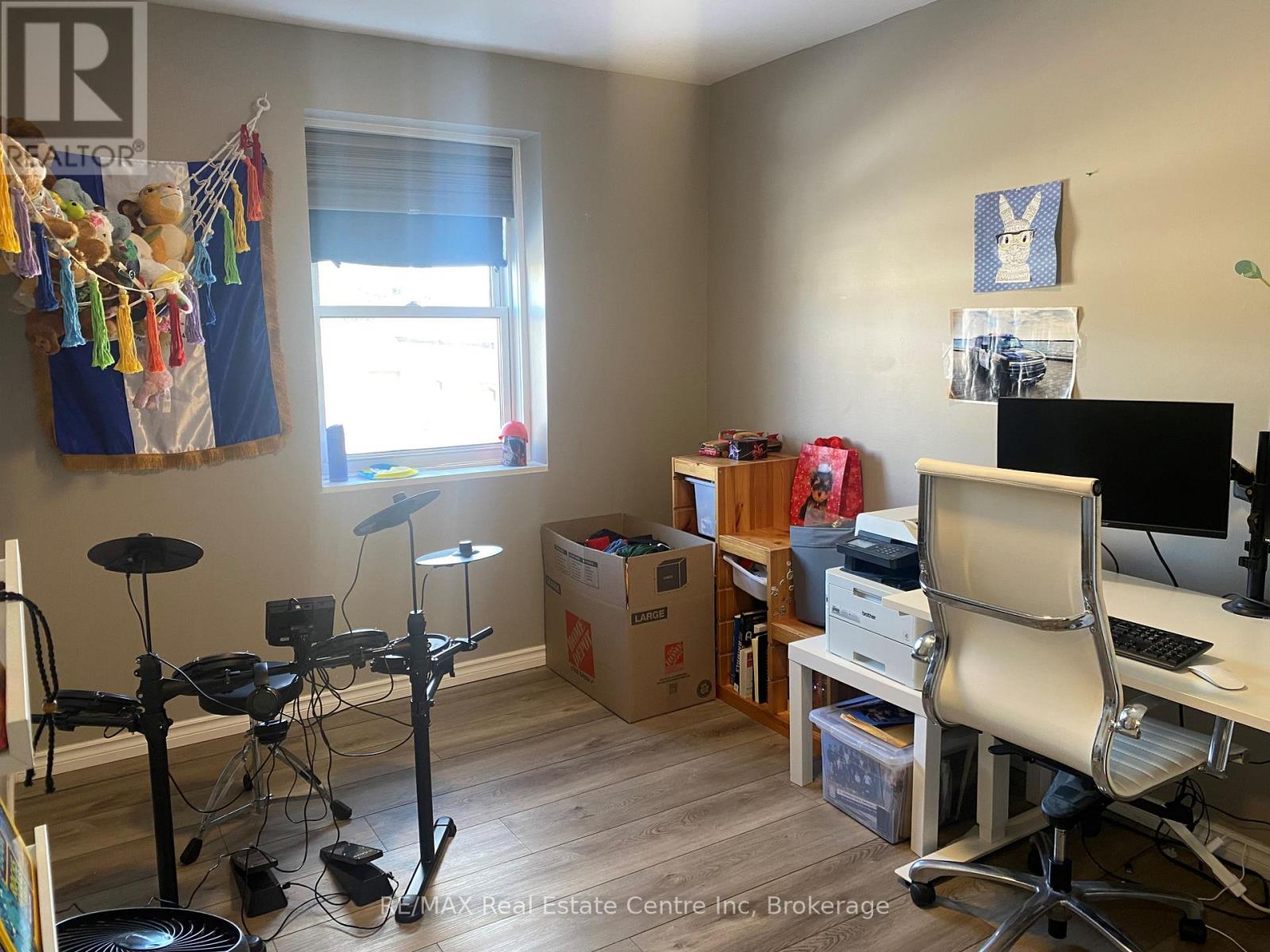 Townhouse at 49 - 371 BRONTE STREET S, Milton (OM Old Milton)