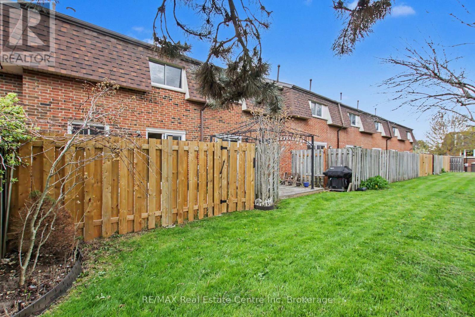 Townhouse at 49 - 371 BRONTE STREET S, Milton