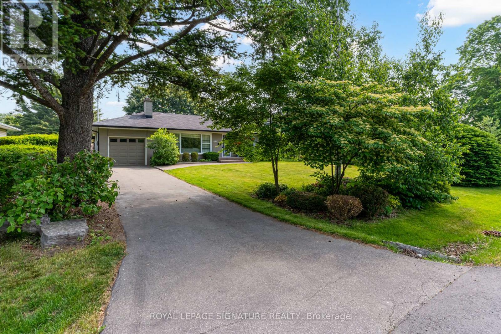 Multiplex at 383 MAPLEHURST AVENUE, Oakville (BR Bronte)