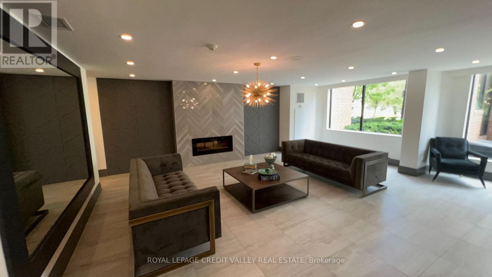 Apartment at 704 - 1270 MAPLE CROSSING BOULEVARD, Burlington (Brant)
