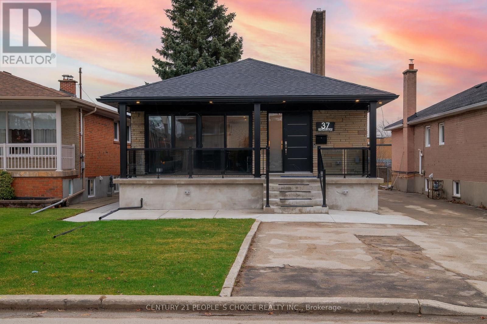 Detached at 37 BENTWORTH AVENUE, Toronto (Yorkdale-Glen Park)