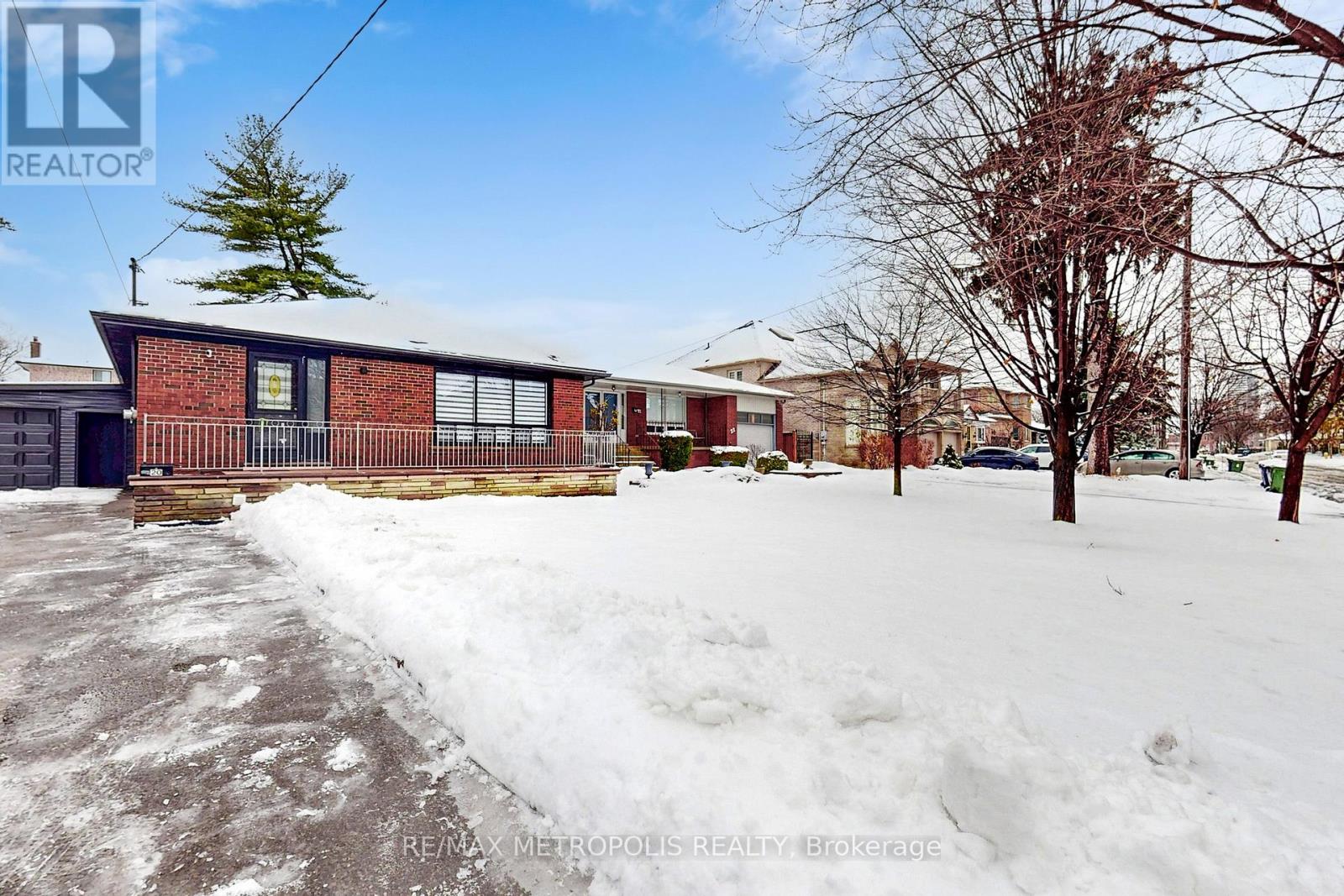 Detached at 20 KNOX AVENUE, Toronto (Humber Summit)