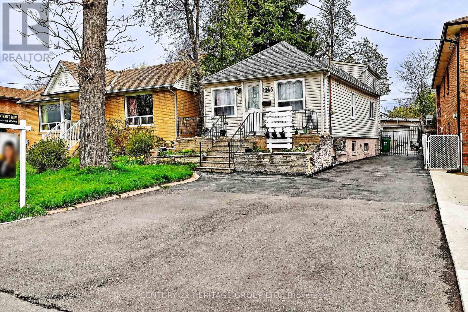 Detached at 1045 EAST AVENUE, Mississauga (Lakeview)