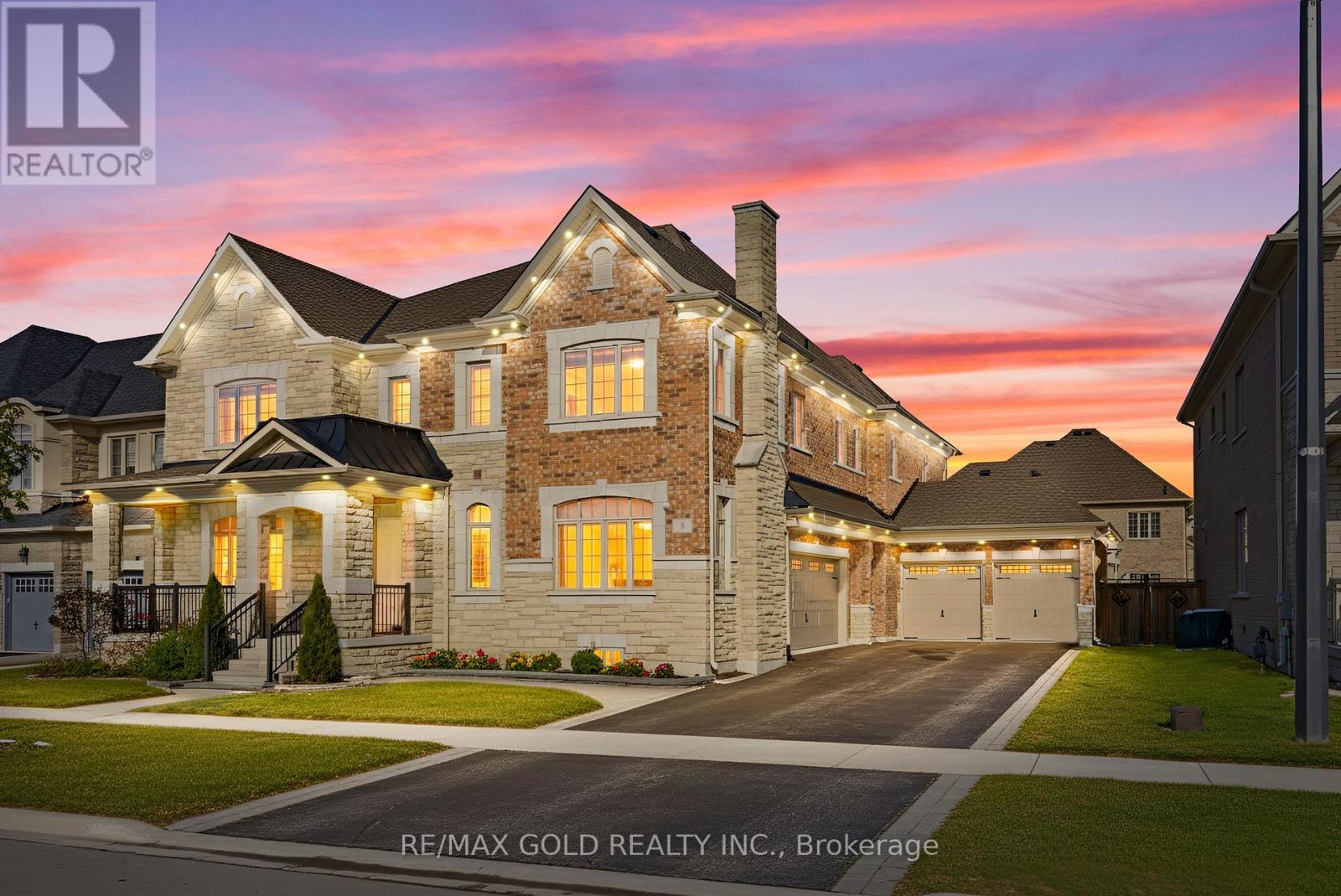 Detached at 8 MARKEY COURT, Brampton (Toronto Gore Rural Estate)