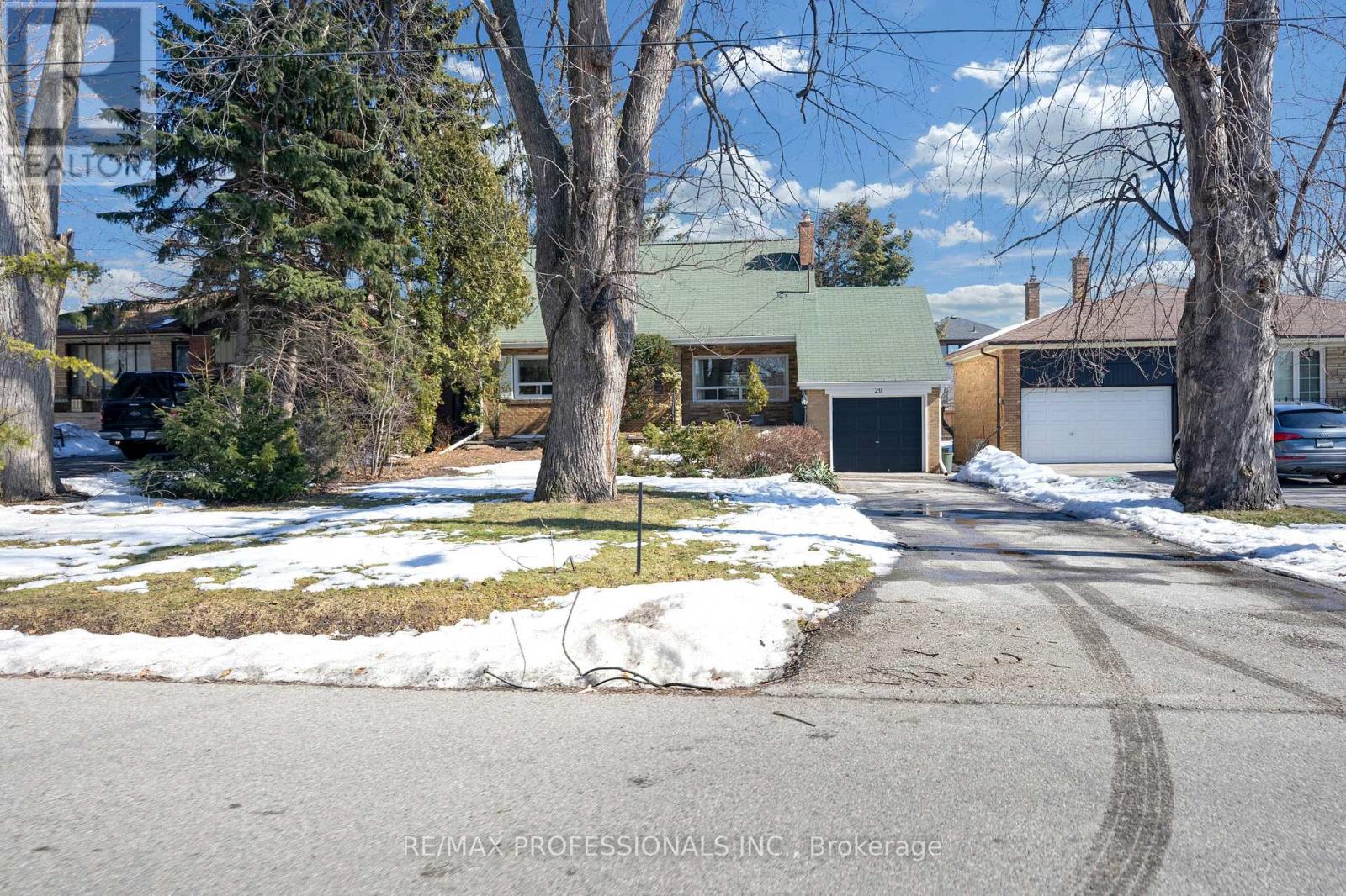 Detached at 29 TREMONT ROAD, Toronto (Islington-City Centre West)