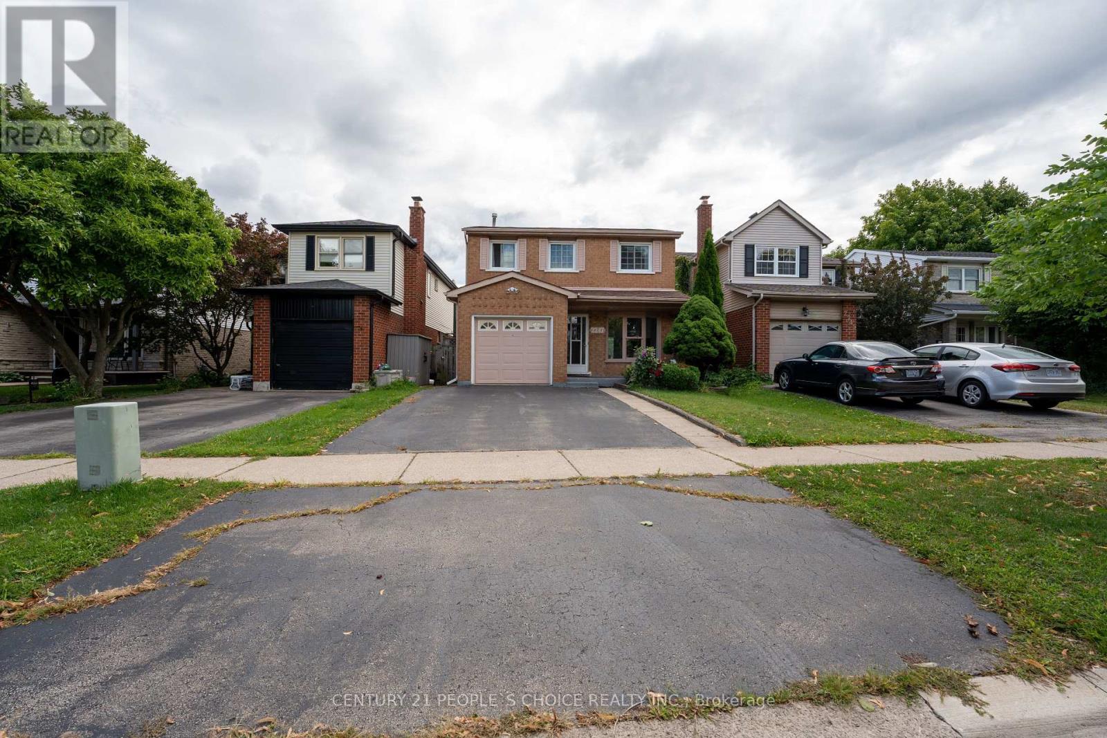Detached at 2247 SILVERBIRCH COURT, Burlington (Headon)