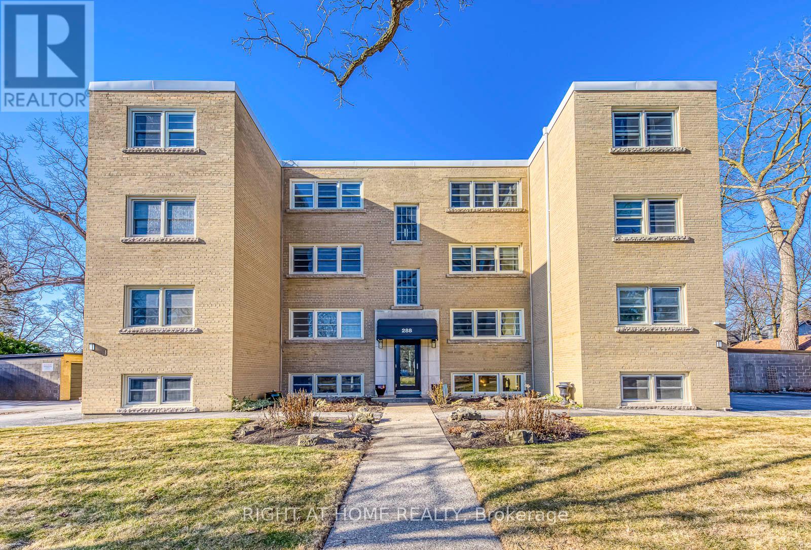 Apartment at 1 - 288 REYNOLDS STREET, Oakville (OO Old Oakville)