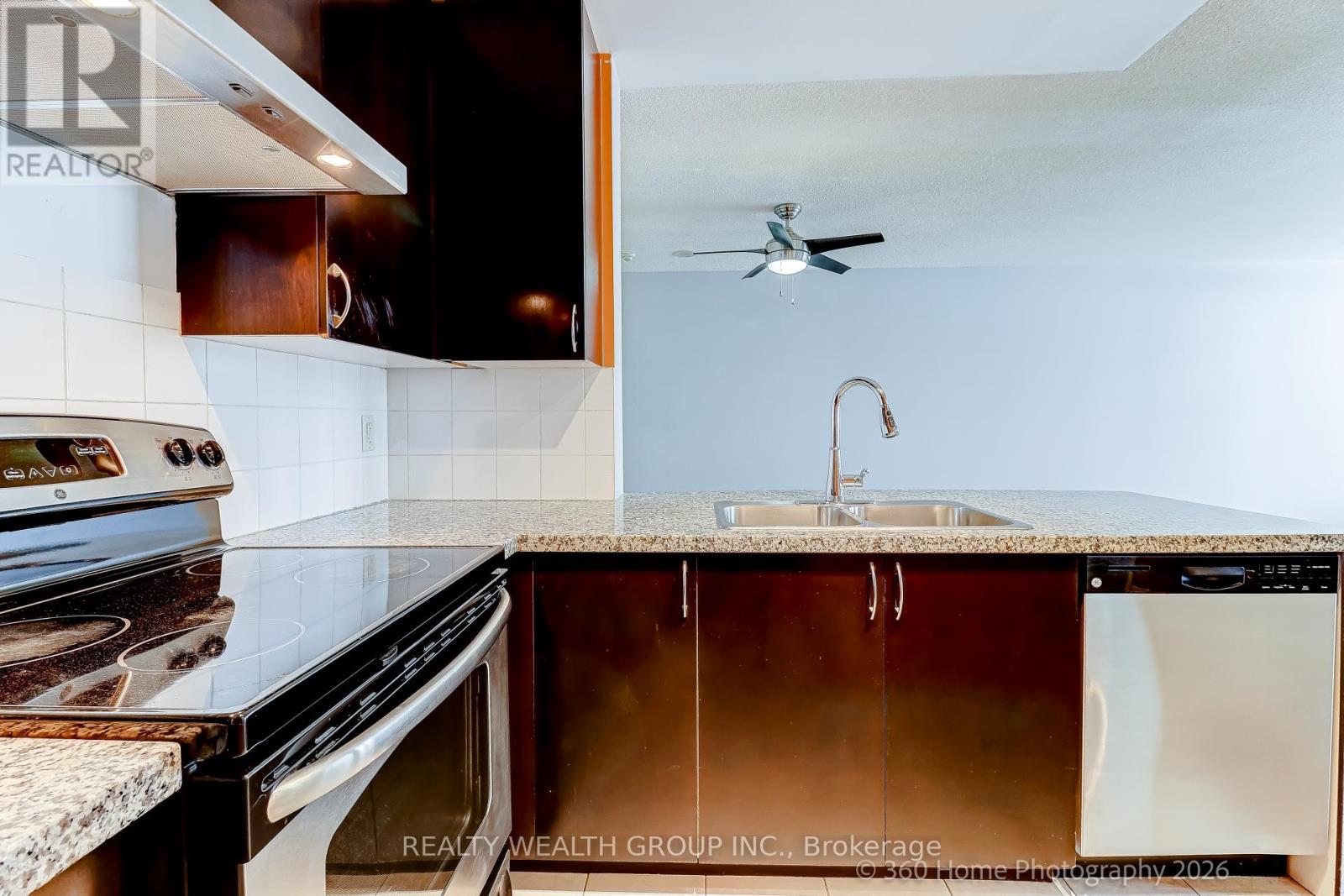 Apartment at 111 - 4900 GLEN ERIN DRIVE, Mississauga