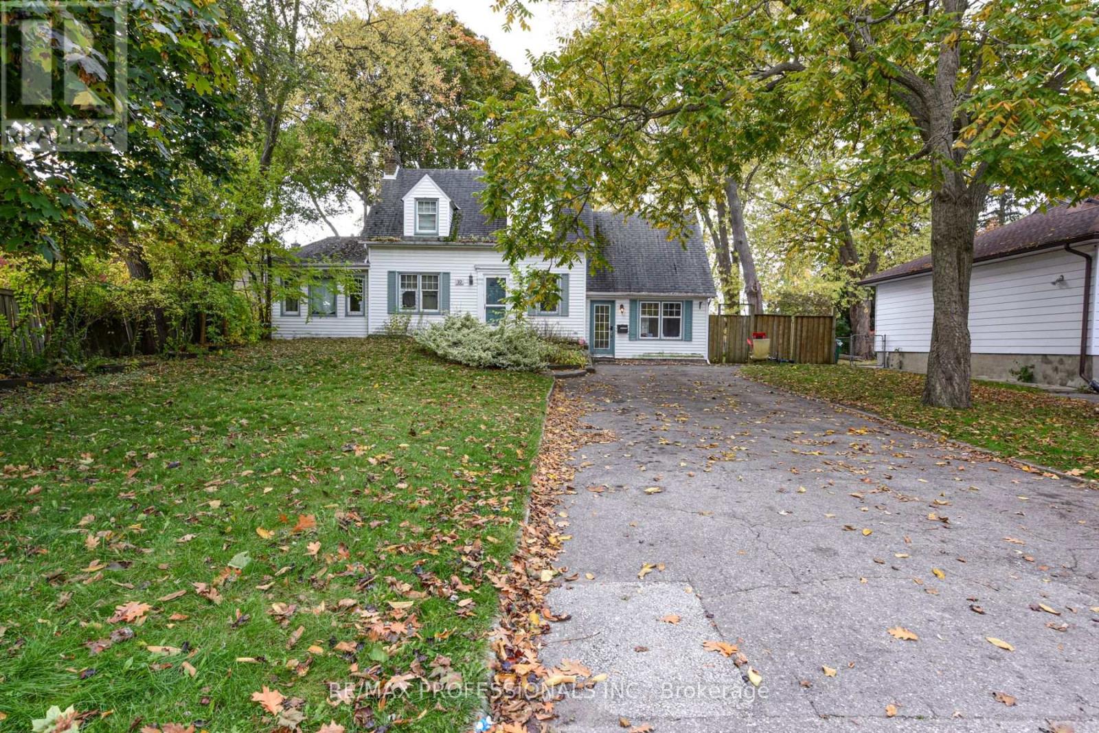 Detached at 10 BROADVIEW AVENUE, Mississauga (Port Credit)