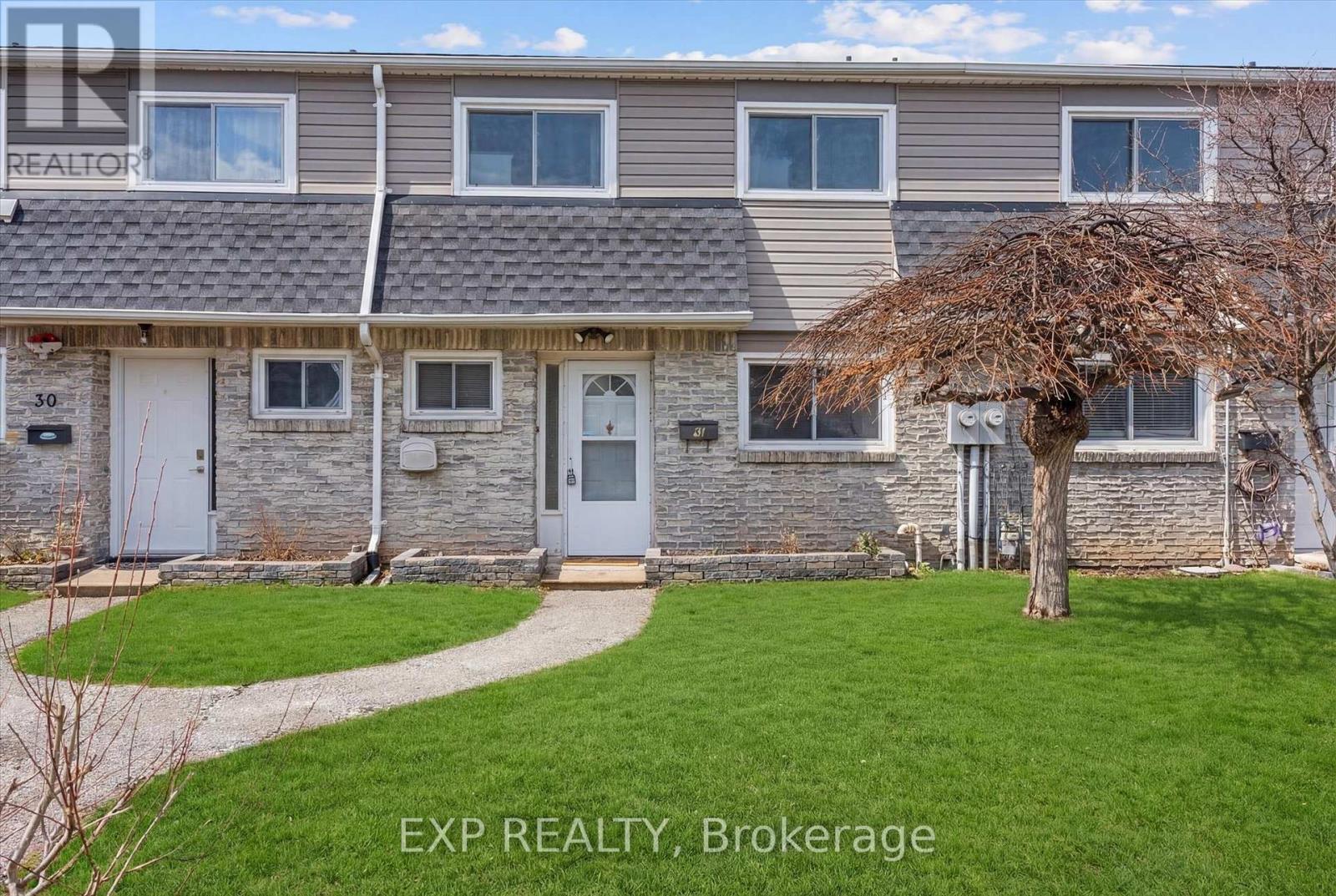 Townhouse at 31 - 2050 UPPER MIDDLE ROAD, Burlington (Brant Hills)