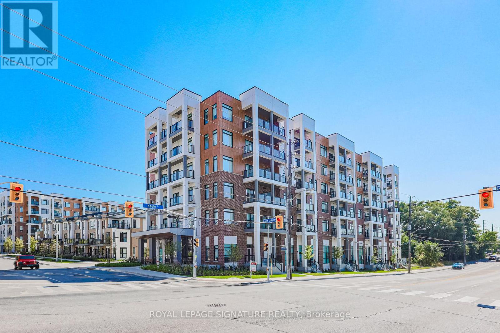 Apartment at 101 - 115 CANON JACKSON DRIVE, Toronto (Beechborough-Greenbrook)