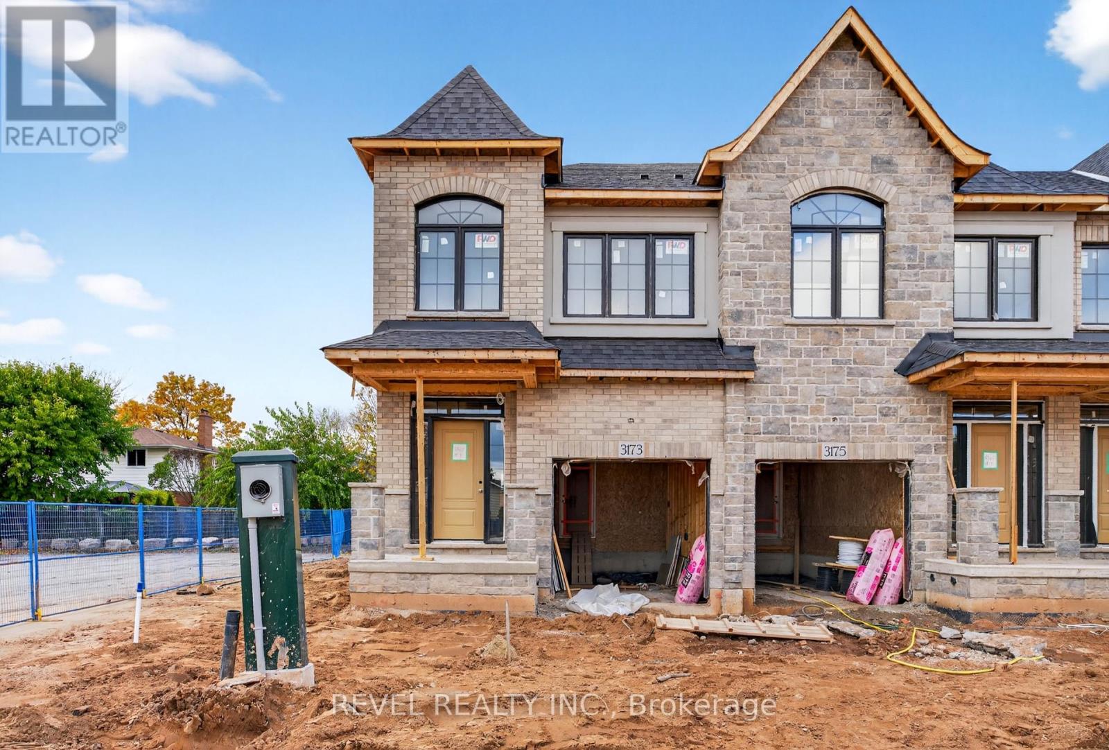 Townhouse at 1 - 600 MAPLEHILL DRIVE, Burlington (Roseland)
