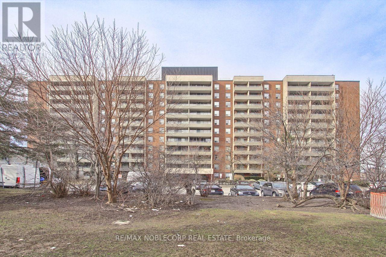 Apartment at 810 - 19 FOUR WINDS DRIVE, Toronto (York University Heights)