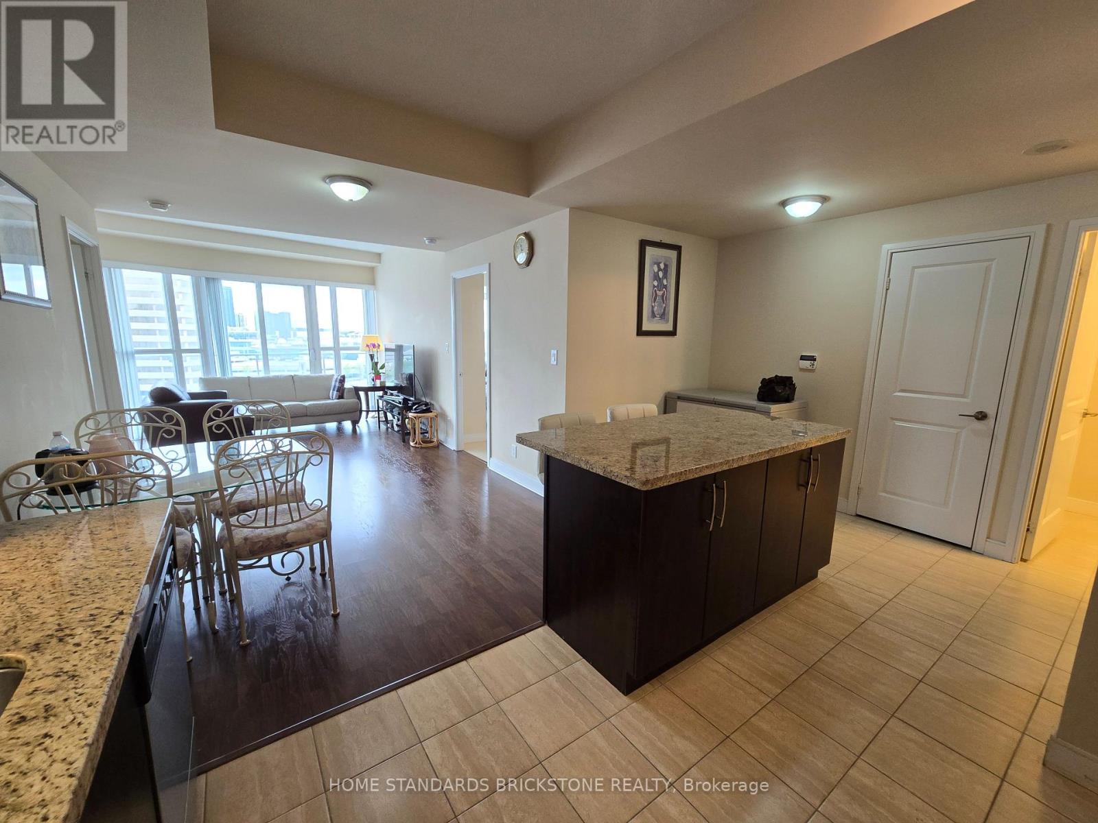 Apartment at 1106 - 50 ABSOLUTE AVENUE, Mississauga (City Centre)