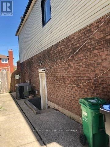 Detached at LOWER - 657 THAMESFORD TERRACE, Mississauga (Hurontario)