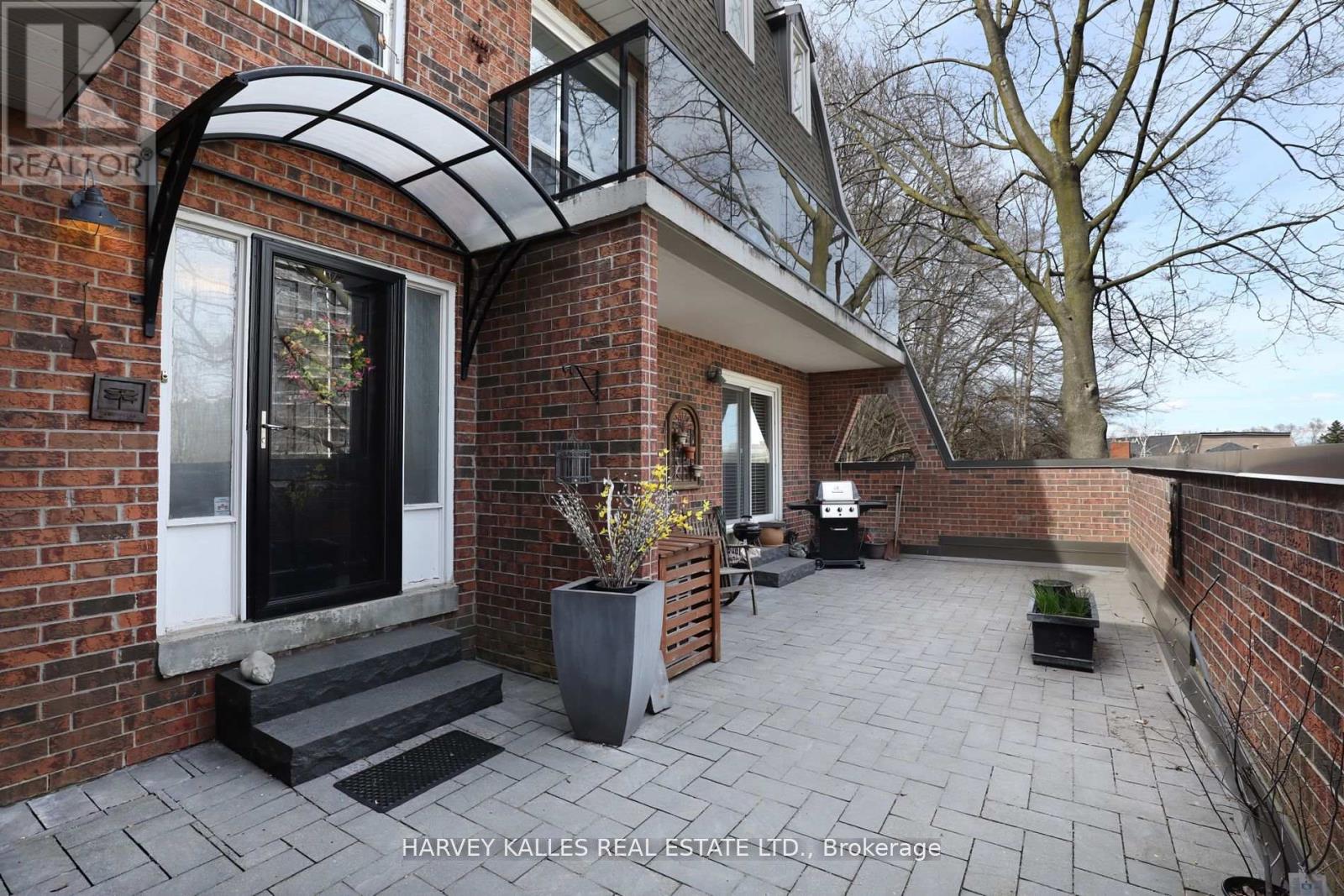 Townhouse at TH16 - 18 LA ROSE AVENUE, Toronto (Humber Heights)