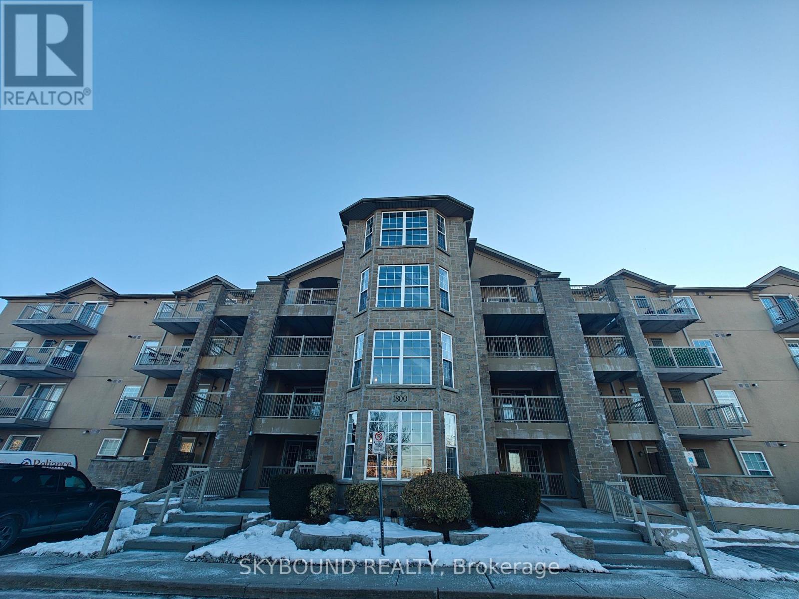 Apartment at 206 - 1800 WALKER'S LINE, Burlington (Palmer)