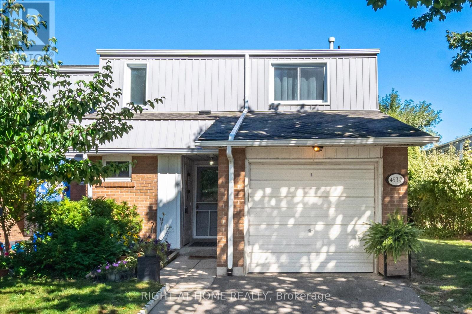 Townhouse at 7 - 453 WOODVIEW ROAD, Burlington (Roseland)