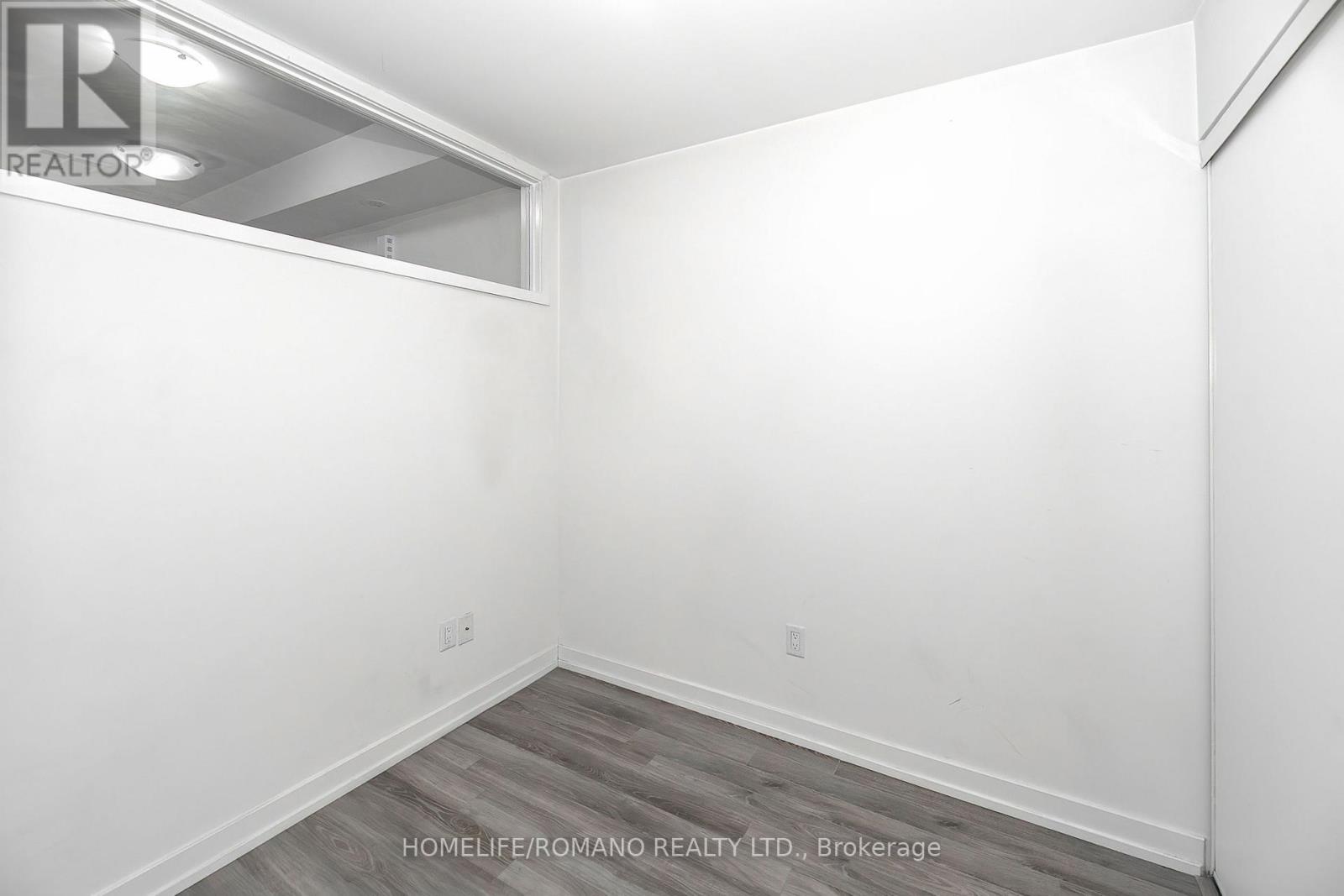 Townhouse at 33 - 869 WILSON AVENUE, Toronto
