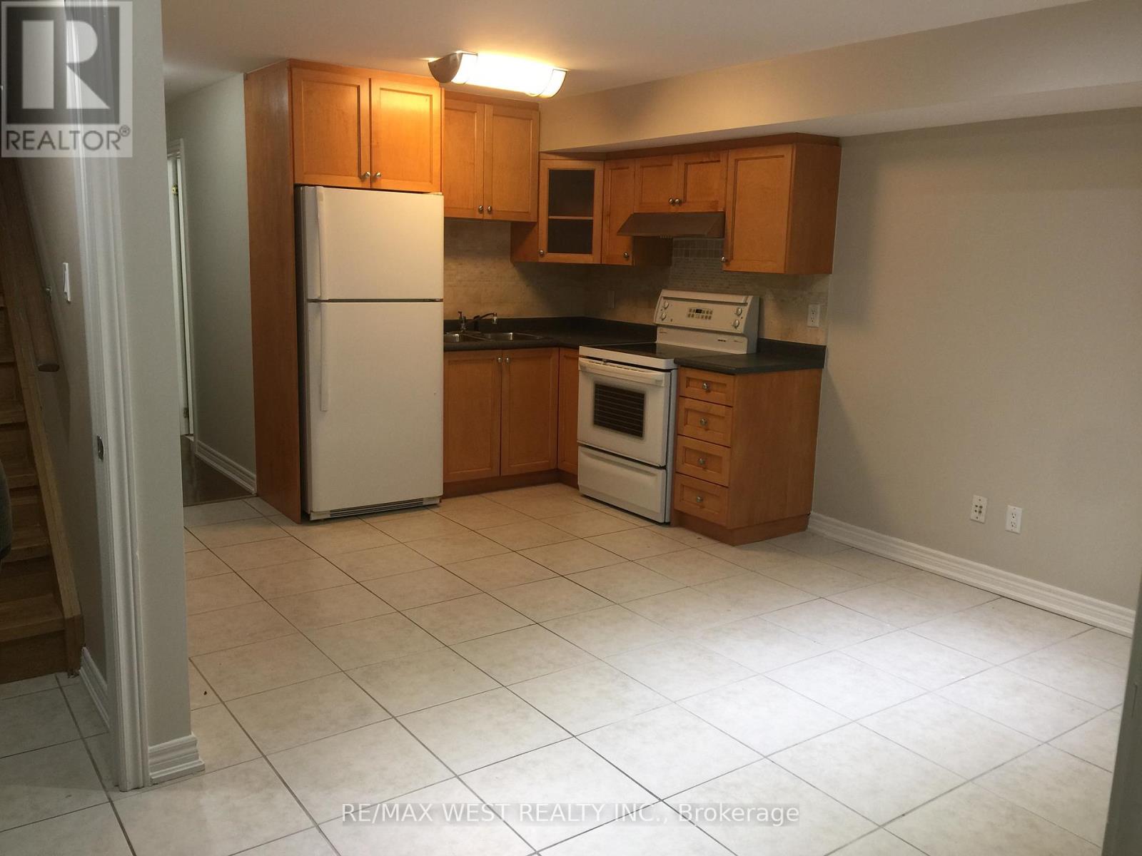 Semi-Detached/Link at LOWER - 150 WILTSHIRE AVENUE, Toronto (Weston-Pellam Park)