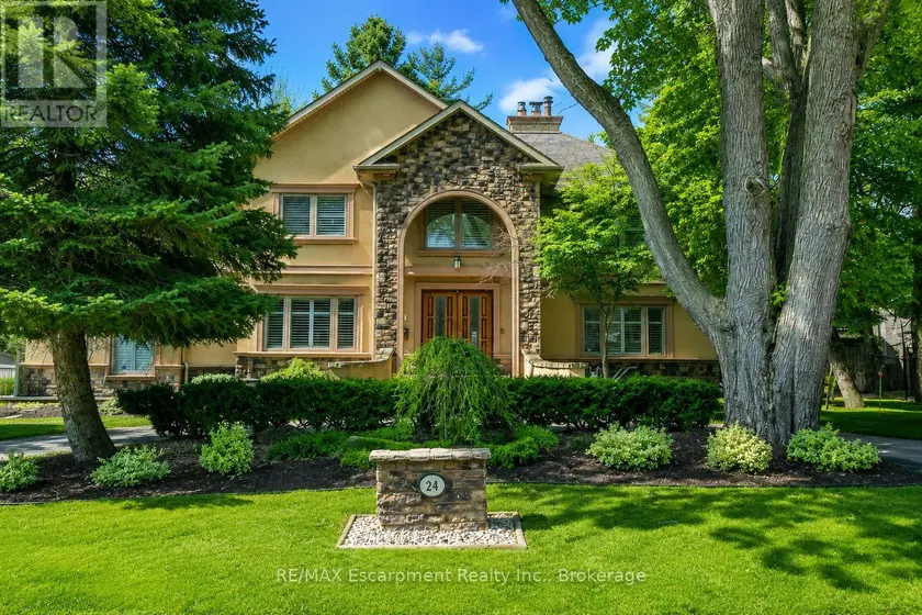 Detached at 24 BIRKBANK DRIVE, Oakville (FD Ford)