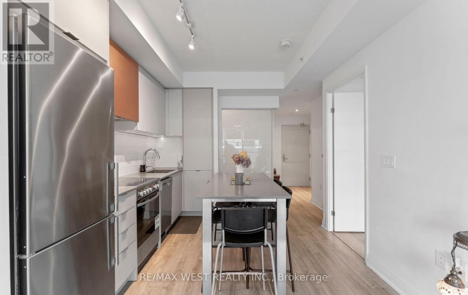 Apartment at 806 - 10 GIBBS ROAD, Toronto (Islington-City Centre West)