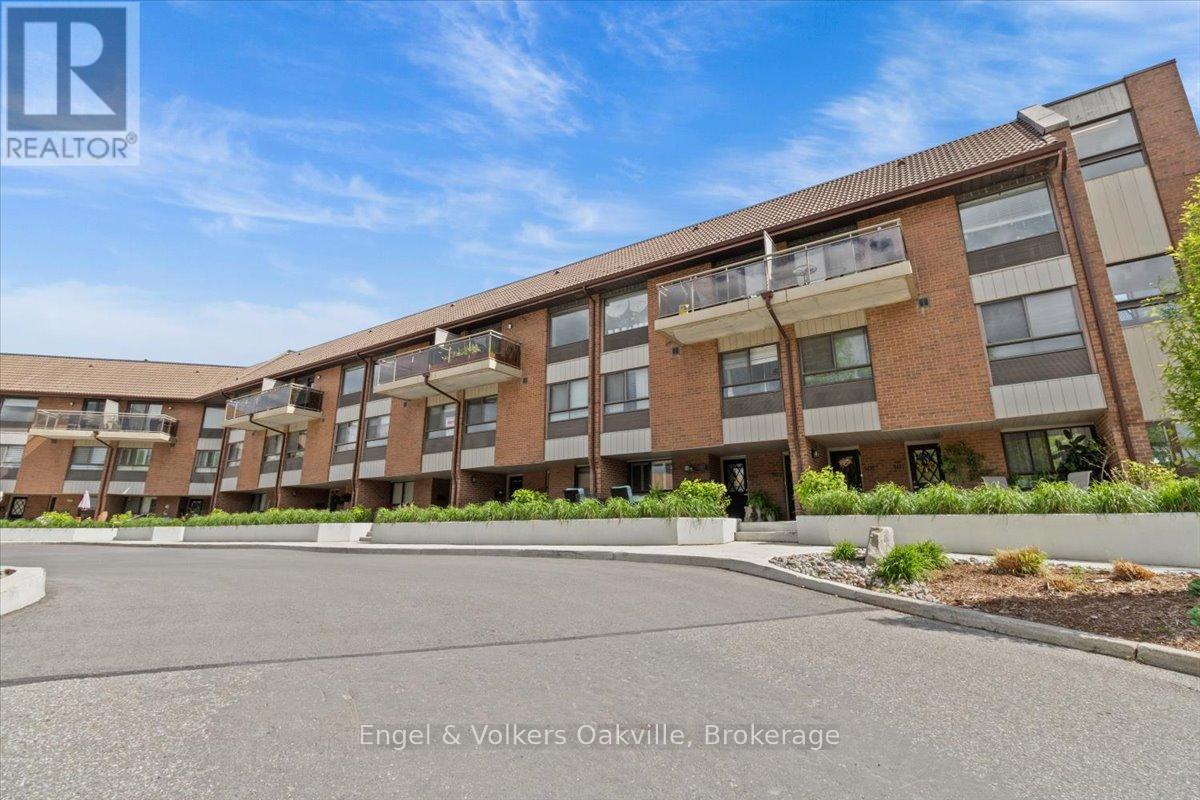 Apartment at 625 - 1000 CEDARGLEN GATE, Mississauga (Erindale)