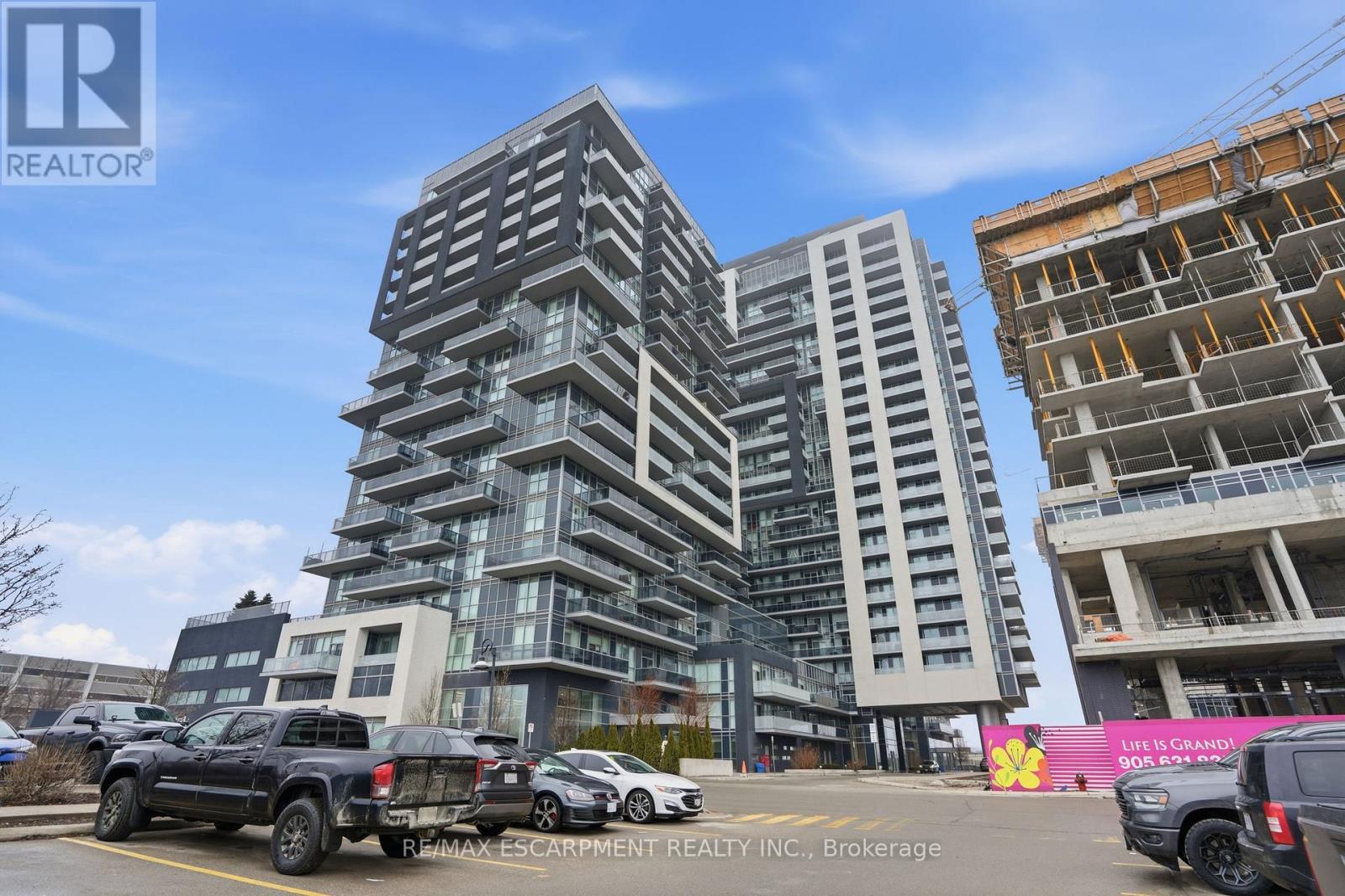 Apartment at 1310 - 2087 FAIRVIEW STREET, Burlington (Freeman)