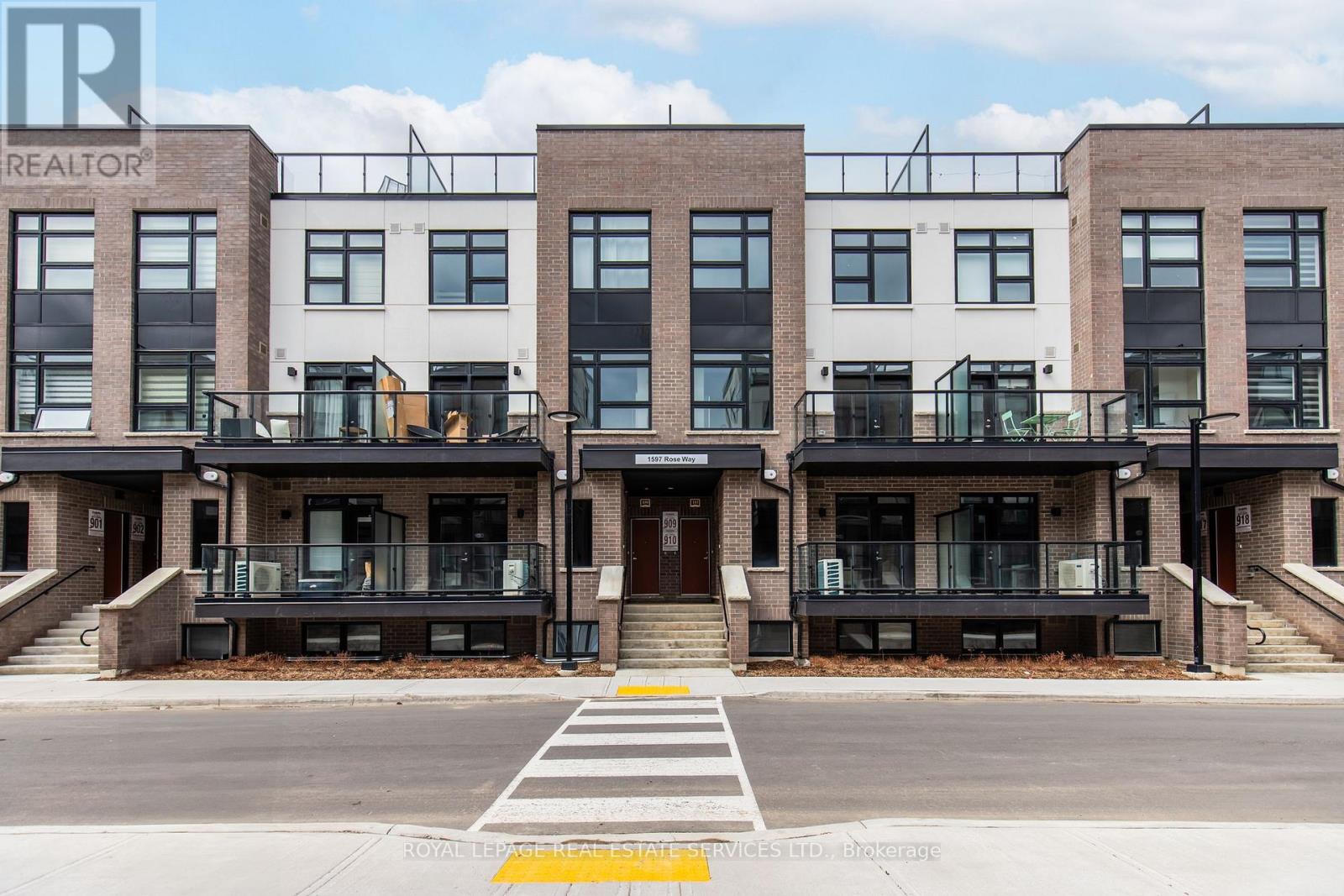 Townhouse at 112 - 1597 ROSE WAY, Milton (CB Cobban)