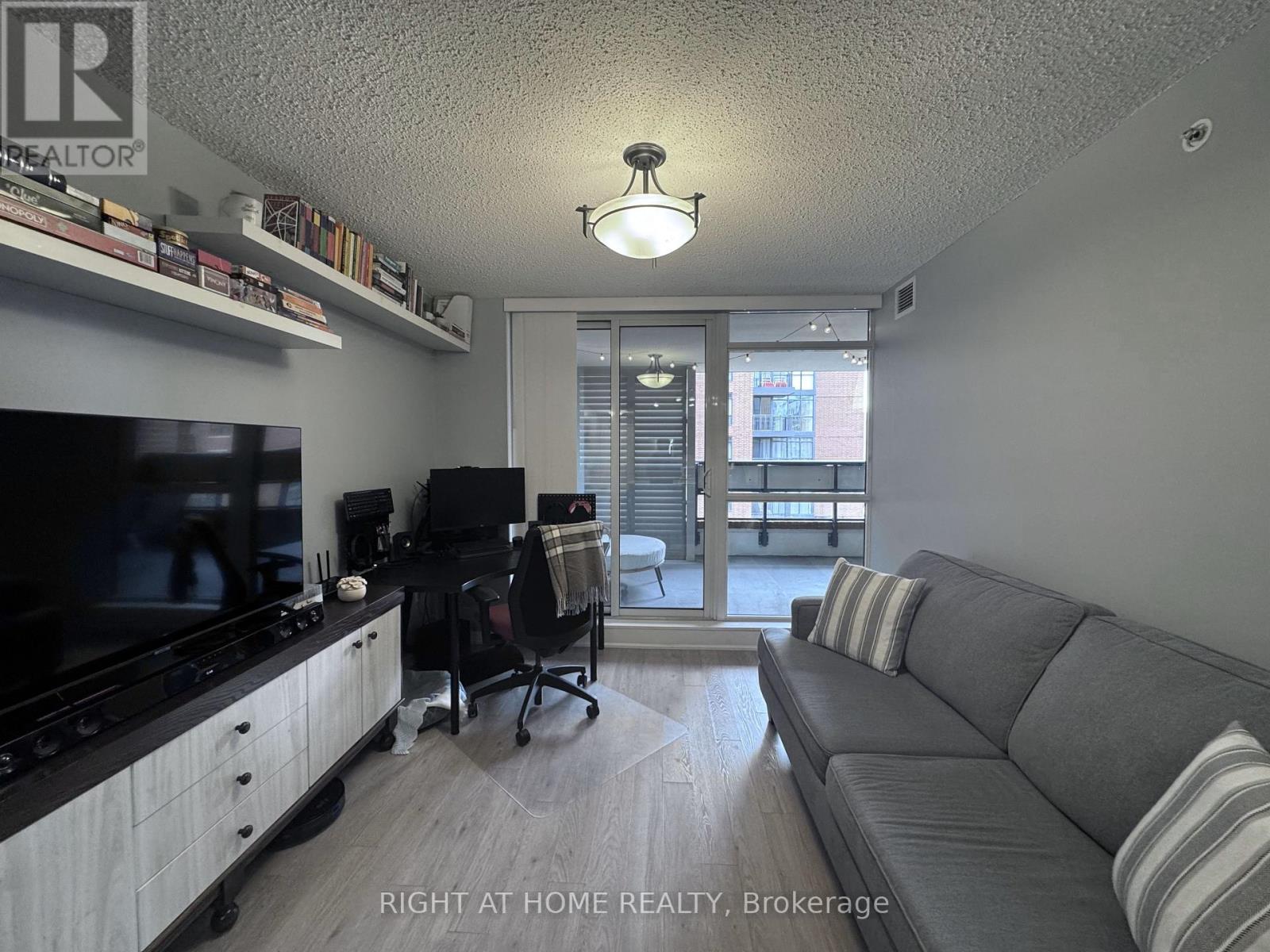 Apartment at 428 - 36 VIA BAGNATO, Toronto (Yorkdale-Glen Park)