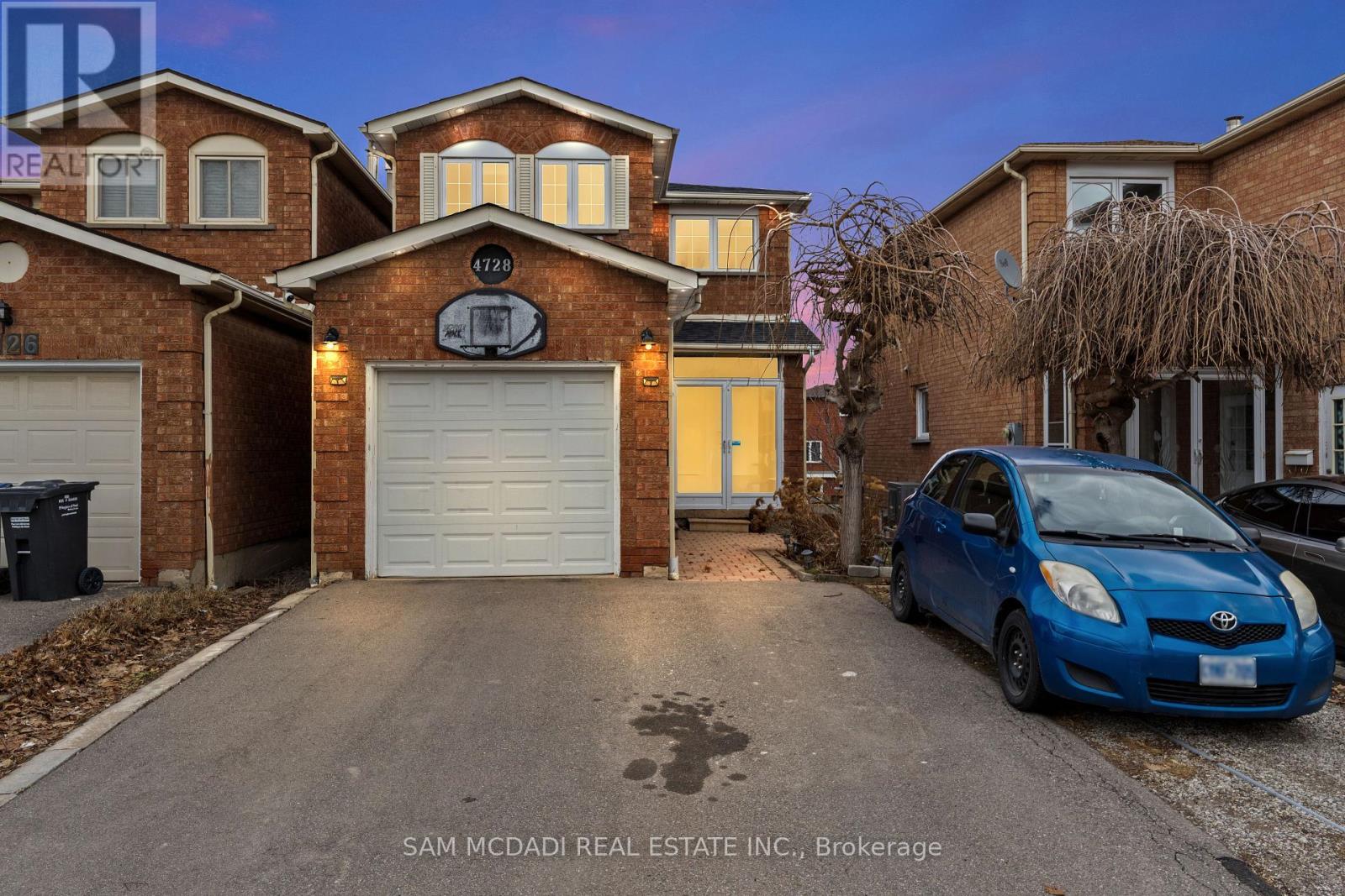 Semi-Detached/Link at 4728 ANTELOPE CRESCENT, Mississauga (Hurontario)