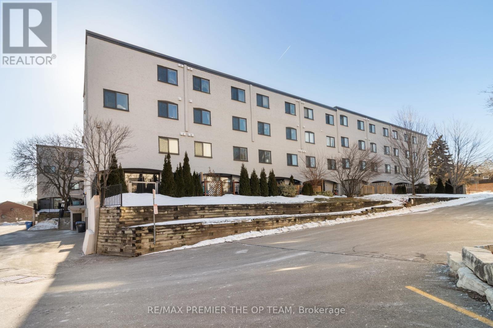 Townhouse at 37 - 1016 FALGARWOOD DRIVE, Oakville