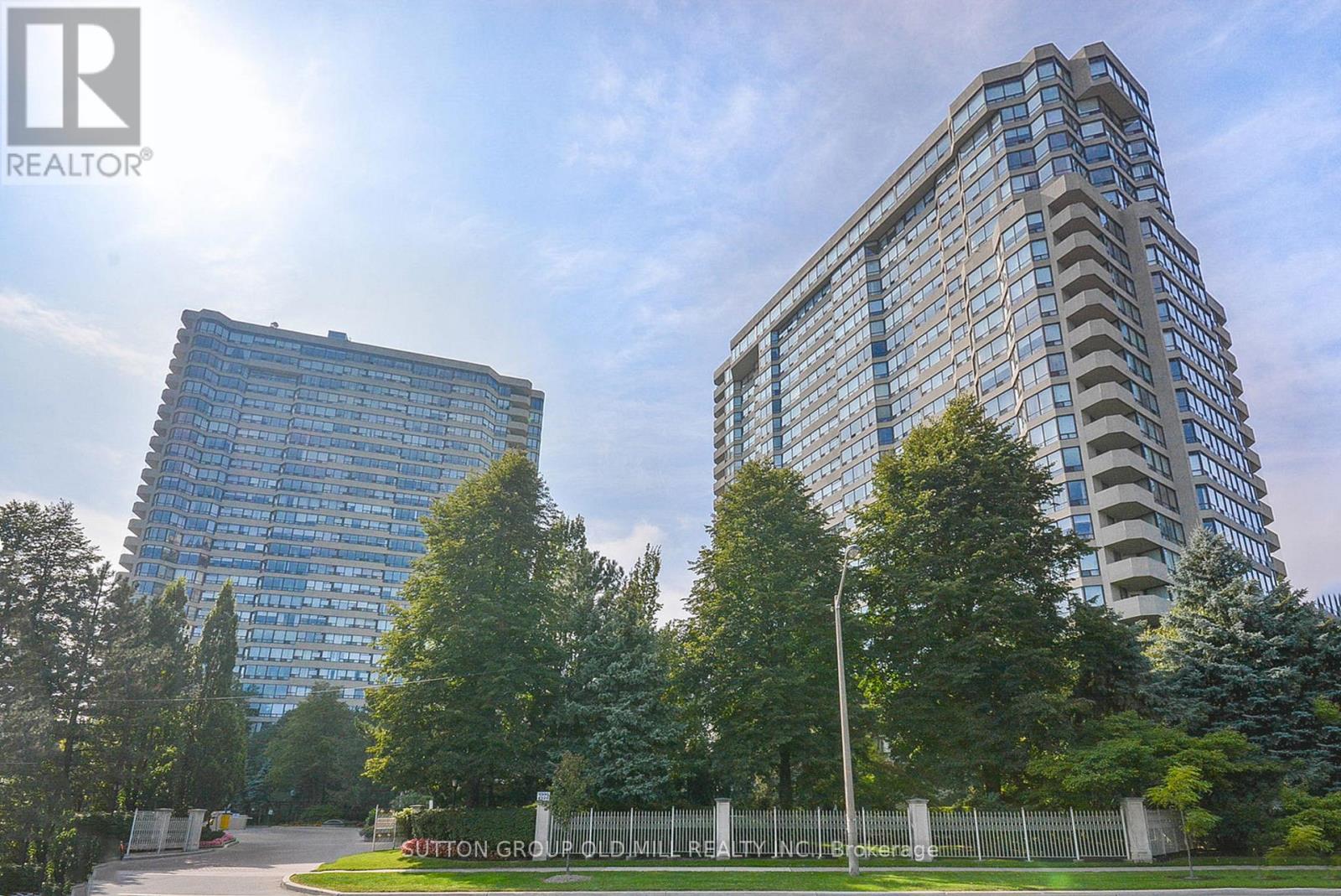 Apartment at 601 - 1320 ISLINGTON AVENUE, Toronto (Islington-City Centre West)
