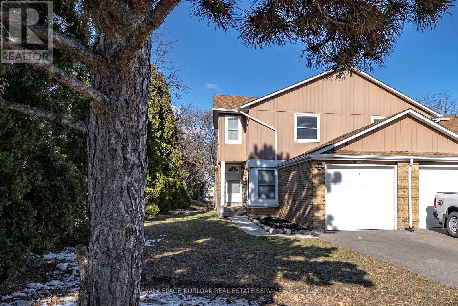 Townhouse at 1 - 2185 FAIRCHILD BOULEVARD, Burlington (Tyandaga)