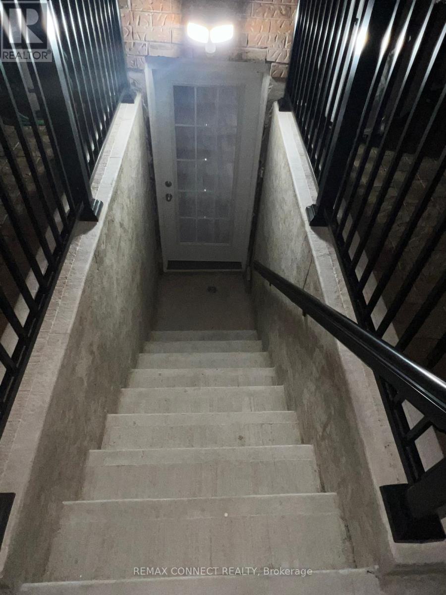 Detached at BSMT - 8 EVANWOOD CRESCENT, Brampton (Credit Valley)