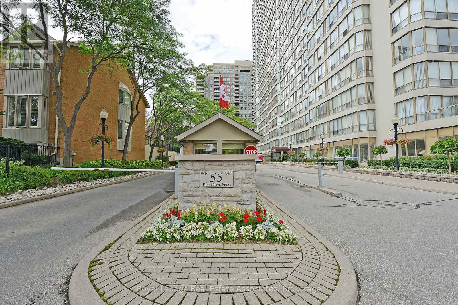 Apartment at 501 - 55 ELM DRIVE W, Mississauga (City Centre)