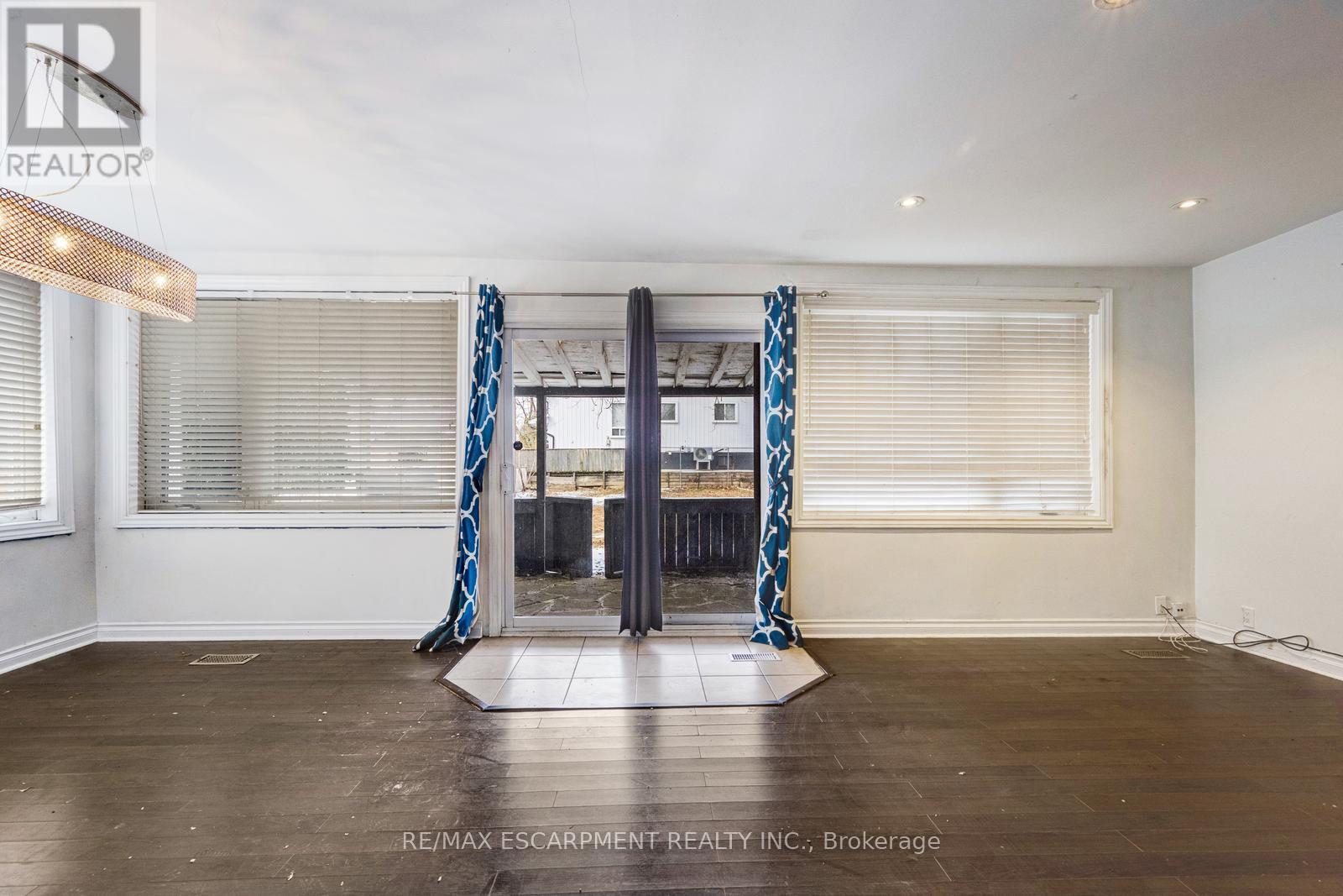 Detached at 16 WOODWARD AVENUE, Brampton