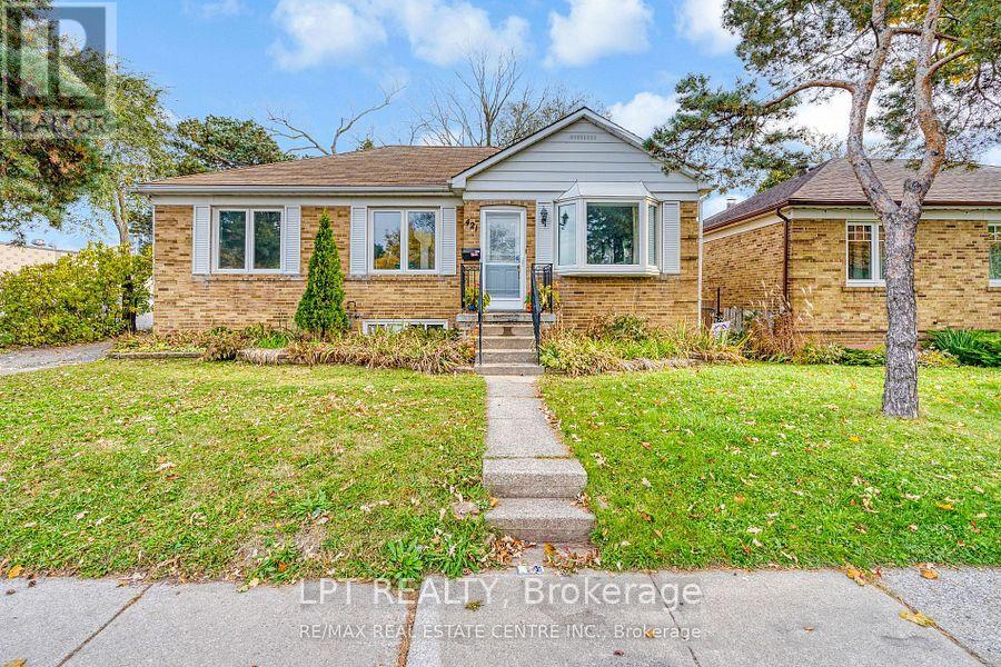 Detached at 421 ST AUGUSTINE DRIVE, Oakville (CO Central)